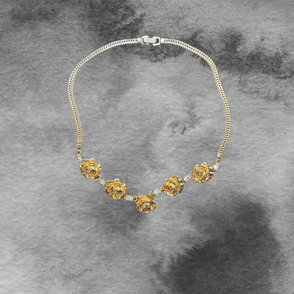 Elegant Gold Rose Necklace